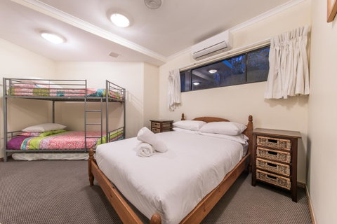 Paradise Penthouse At Waves - Airlie Beach - Hotel Accommodation 16
