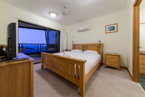 Paradise Penthouse At Waves - Airlie Beach - Hotel Accommodation 13