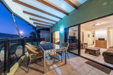 Paradise Penthouse At Waves - Airlie Beach - Hotel Accommodation 27