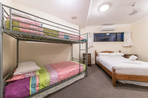 Paradise Penthouse At Waves - Airlie Beach - Hotel Accommodation 17