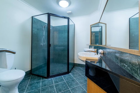 Paradise Penthouse At Waves - Airlie Beach - Hotel Accommodation 20