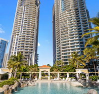 Holiday Holiday Chevron Renaissance Apartments - Hotel Accommodation