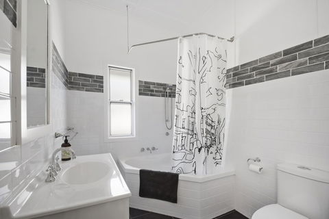 The Lighthouse - Hotel Accommodation 14