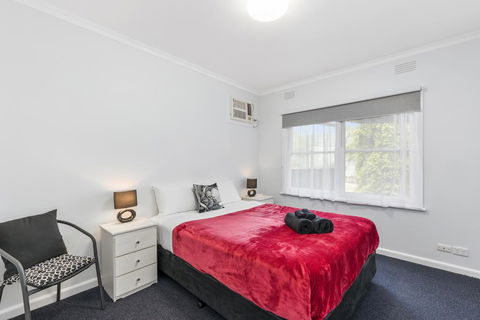 Wattle Grove Villa - Hotel Accommodation 1