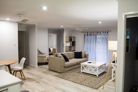 Wellington Parade 1/15a, Shelly Beach, Caloundra - Hotel Accommodation 3