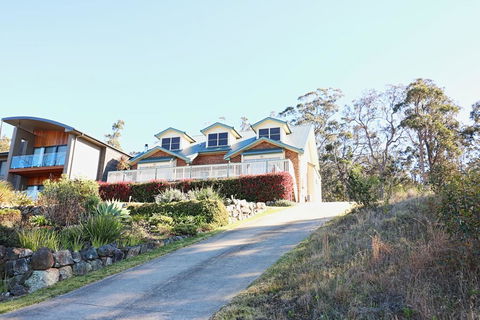 Whale Cove Circuit - Hotel Accommodation 0