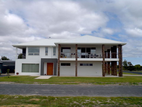 White Caps B&B Apartment - Hotel Accommodation 1