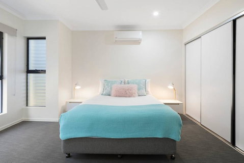 WHITSUNDAY Brand New Townhouse Close To Boardwalk - Hotel Accommodation 2