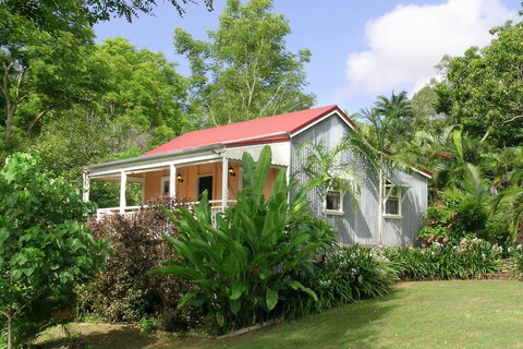 Whitsunday Cane Cutters Cottage - Hotel Accommodation 0