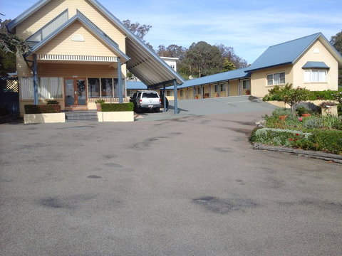 Willows Motel - Hotel Accommodation 2
