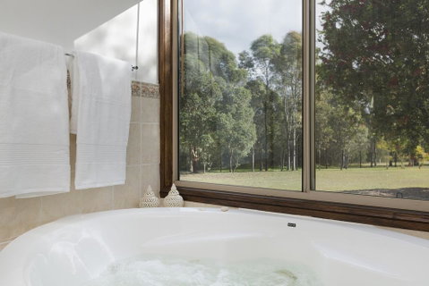 Windsors Edge Cottage Pokolbin - Hotel Accommodation 2