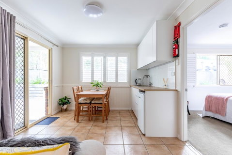 Woodford Gardens - Hotel Accommodation 2