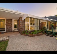 Woorim Secluded Palms Cottage - Hotel Accommodation