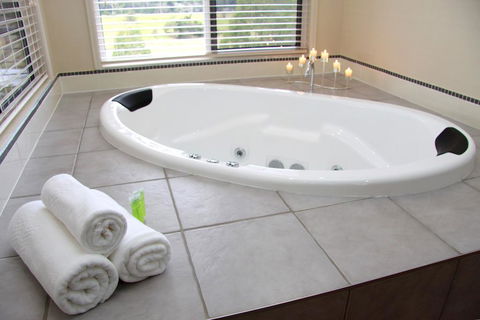 Yabbaloumba Retreat - Hotel Accommodation 2