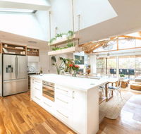 Yallingup Valley Retreat - Hotel Accommodation