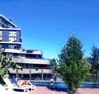 Yarra River Luxury 1BD Apartment - Hotel Accommodation