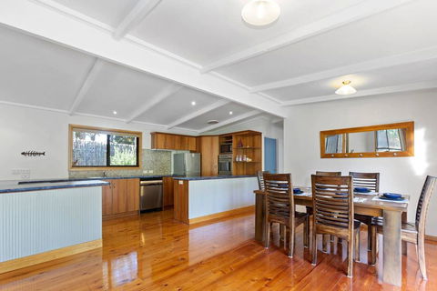 YARRABEE - The Perfect Getaway! - Hotel Accommodation 1