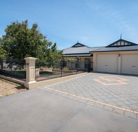 Yellow Rose Cottage - Hotel Accommodation