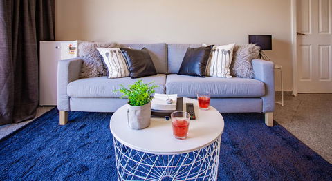 Your Home Here In Sydney - Hotel Accommodation 2