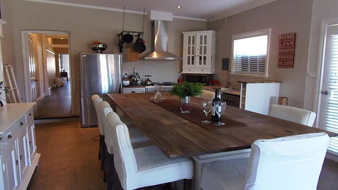 YSG The Edward Townhouse 155 - Steps To Town - Hotel Accommodation 0