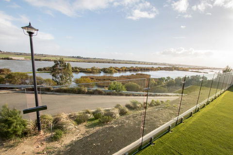 Serenity And Sweeping Murray River Views - Hotel Accommodation 0