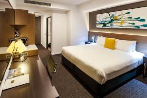 Mercure Sunshine Coast Kawana Waters - Hotel Accommodation 4