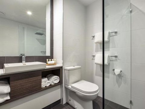 Mercure Sunshine Coast Kawana Waters - Hotel Accommodation 1