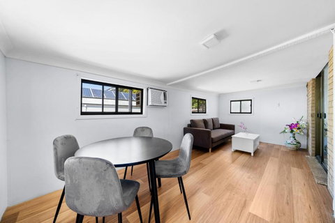 4 Bedroom Cozy House 20mins City 15mins Airport - Hotel Accommodation 3