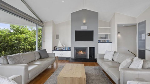 A Beachside Getaway - 8 - Hotel Accommodation 1