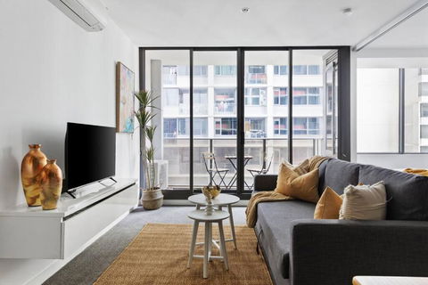 A Chic 2BR Apt Near Southern Cross, With Secure Parking - Hotel Accommodation 0