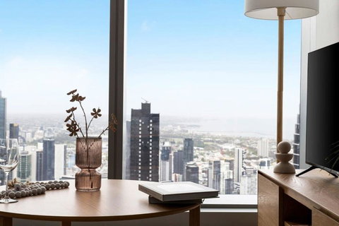 A Chic 2BR Apt With Panoramic Views FREE Parking - Hotel Accommodation 0