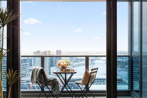 A Cozy 2BR Apt With Harbour Views FREE Parking - Hotel Accommodation 1