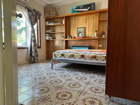 A Nice And Spacious Room In Sunshine - Hotel Accommodation 2