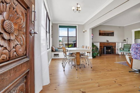 A Wave From It All - Hotel Accommodation 1