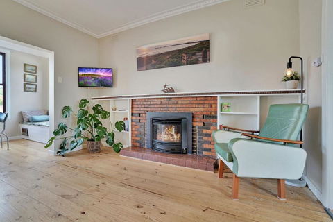 A Wave From It All - Hotel Accommodation 3