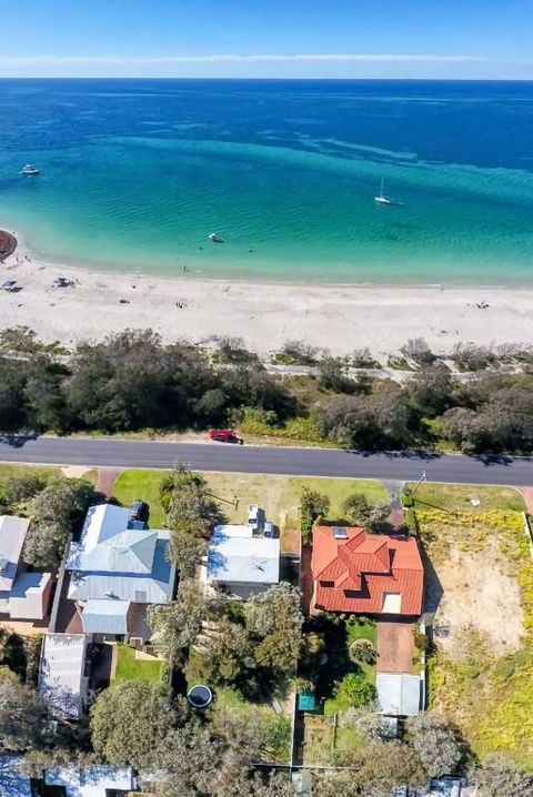 Abbey Beachviews With WiFi - Hotel Accommodation 1