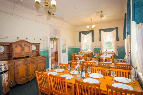 Abernethy House & Cottage - Hotel Accommodation 1