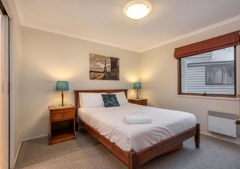 Absinthe - Hotel Accommodation 2