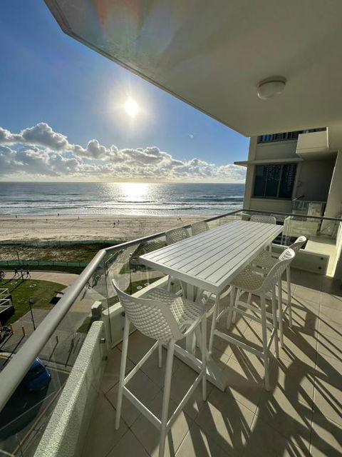 Absolute Beach Frontage Two Bedroom - Hotel Accommodation 4