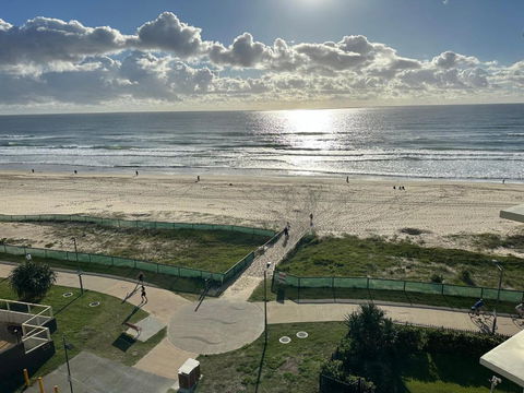 Absolute Beach Frontage Two Bedroom - Hotel Accommodation 1