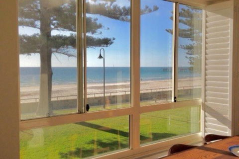 Absolute Beachfront Apartment, Amazing Sunsets - Hotel Accommodation 0