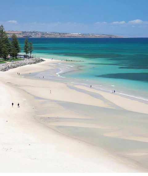 Absolute Beachfront Apartment, Amazing Sunsets - Hotel Accommodation 1