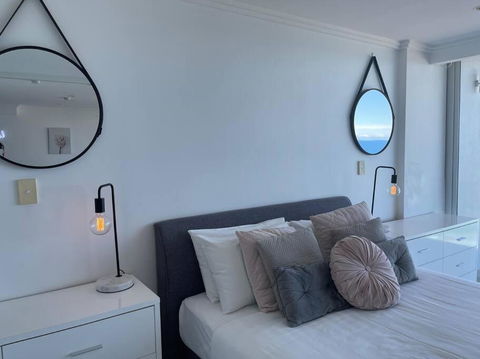 Absolute Beachfront Central Surfers Paradise - Hotel Accommodation 4