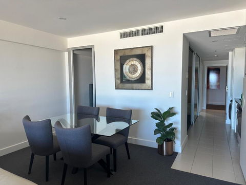 Absolute Beachfront At The Pier Glenelg - Hotel Accommodation 4
