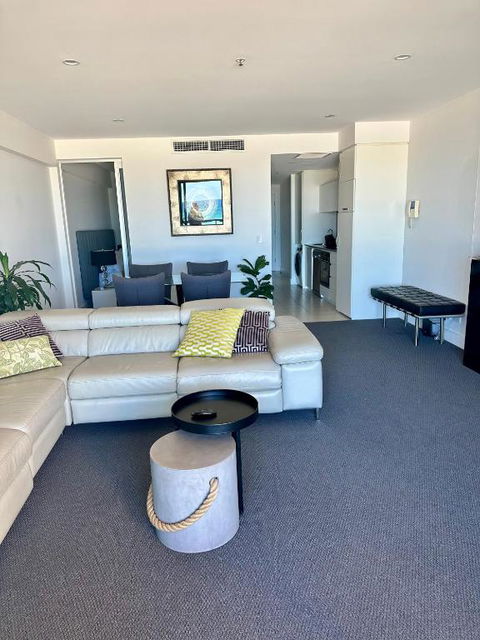 Absolute Beachfront At The Pier Glenelg - Hotel Accommodation 3