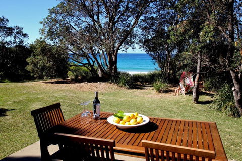 Absolute Beachfront Mollymook - Hotel Accommodation 0