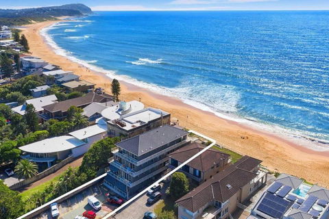 Absolute Beachfront Surf Unit In Terrigal/Wambi - Hotel Accommodation 2