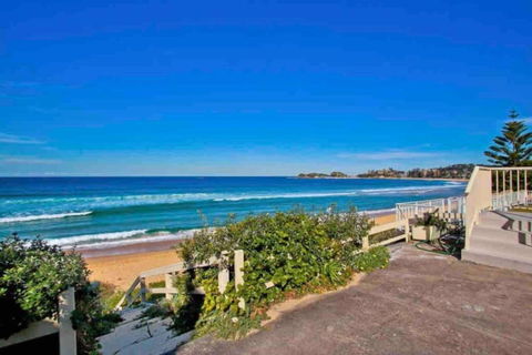 Absolute Beachfront Surf Unit In Terrigal/Wambi - Hotel Accommodation 4