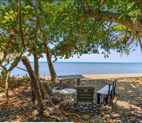 Absolute Beachfront WongaBelle- Pet Friendly - Hotel Accommodation 1