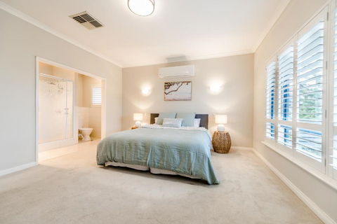 Absolute Oceanfront Escape - Hotel Accommodation 4